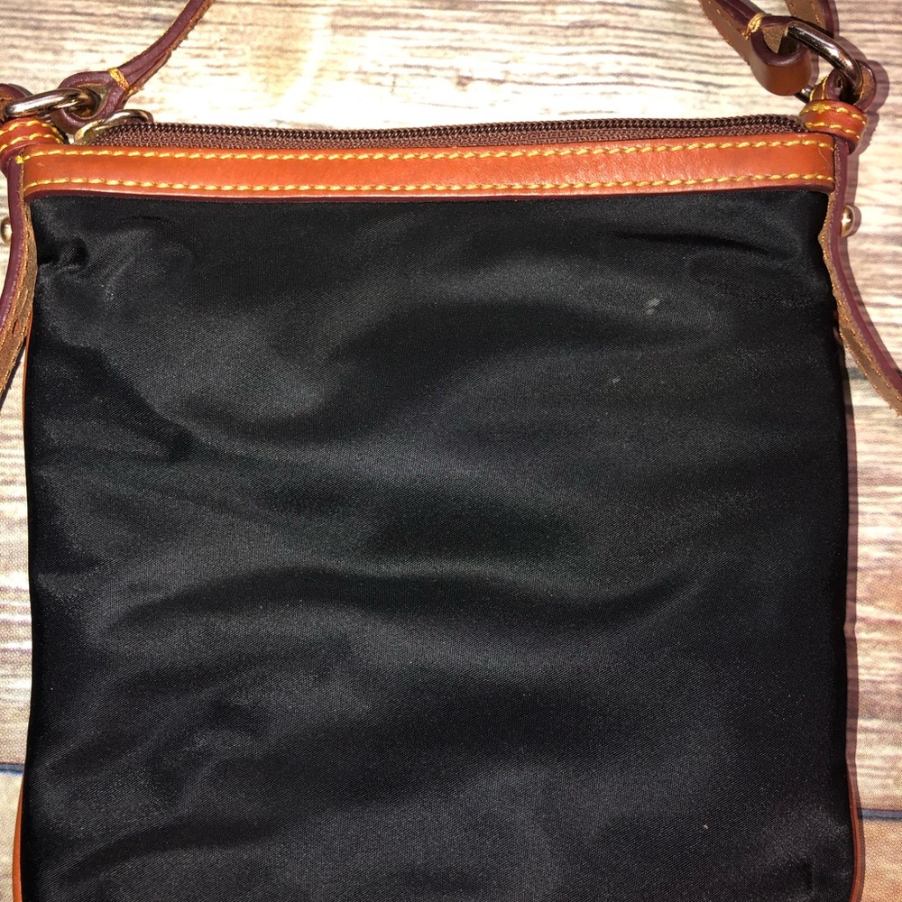 Dooney Bourke nylon bags😍 - Picture 7 of 7